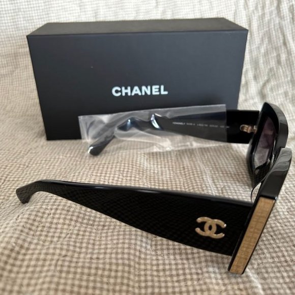 CHANEL:  Acetate Rectangle Sunglasses 5435 - black - Picture 2 of 9